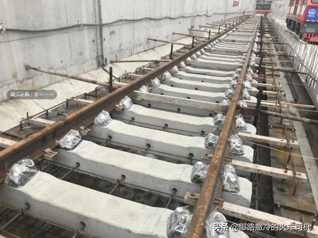 换乘恋爱2的最新音乐，探索现代都市恋爱的旋律与节奏